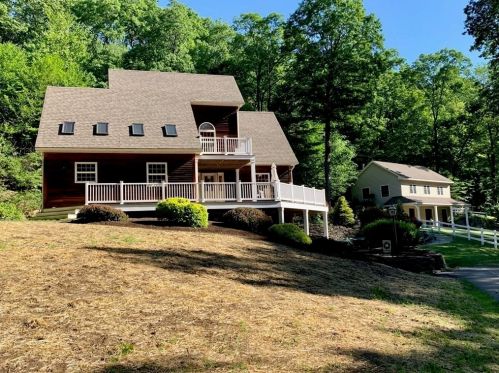 77 Swamp Rd, Montague, MA 01351-9528