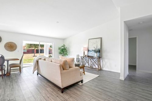 2210 5th Pl, Cape Coral FL  33993-4120 exterior