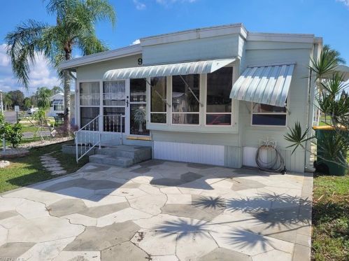 9 Garnet Dr, Naples, FL 34114-8249