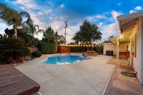 504 Greenwich Ln, Modesto CA  95350-1506 exterior