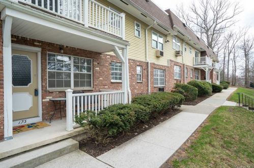 173 Parkside Dr, Airmont NY  10901-7854 exterior