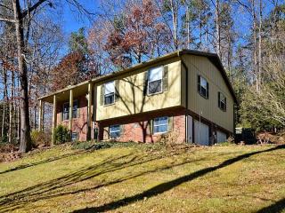 149 Wendy Ln, Hendersonville, NC 28792-9594