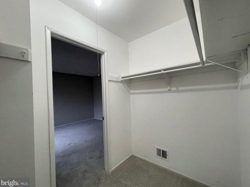 2120 Cartwright Pl, Herndon VA  20191-1903 exterior