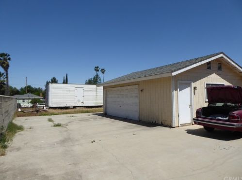 9071 Kennedy St, Riverside, CA 92509-5942
