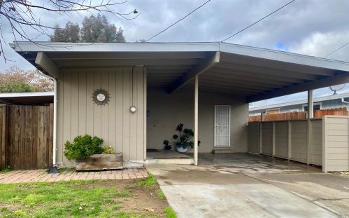 1600 Lockwood Dr, Ukiah, CA 95482-3810