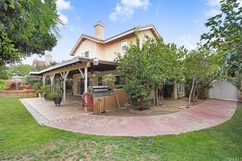 1104 Teakwood Ave, Rialto CA  92376-8754 exterior