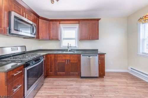 100 Tintle Ave, West Milford Lakes NJ  07480-4715 exterior