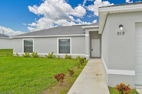919 10th Ln, Cape Coral, FL 33909-1434