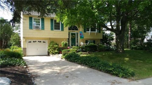 1314 Peppertree Dr, Derby, NY 14047-9565