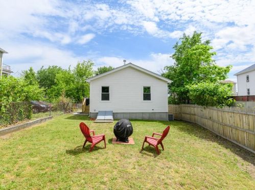 119 Regent Ave, Providence RI  02908-5430 exterior