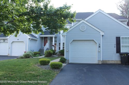 38 Pagoda Ln, East Freehold, NJ 07728-4157