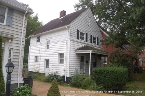 714 Westmoreland Ave, Jeannette, PA 15644-2830