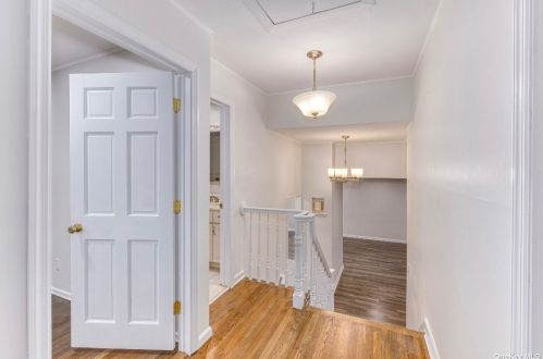 4 Flint Ln, Muttontown NY  11753-2611 exterior