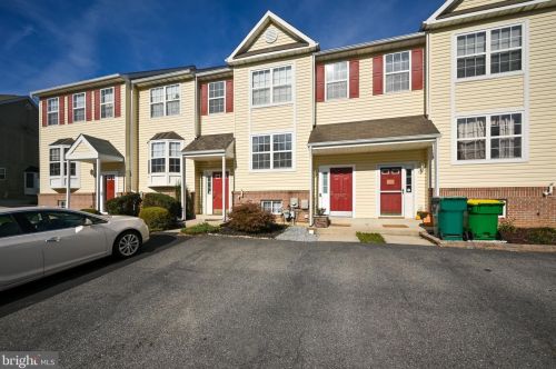 160 Valerie Ln, Bear, DE 19701-2560