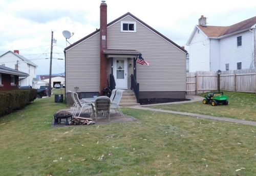 220 11th St, South Connellsville, PA 15425-2417