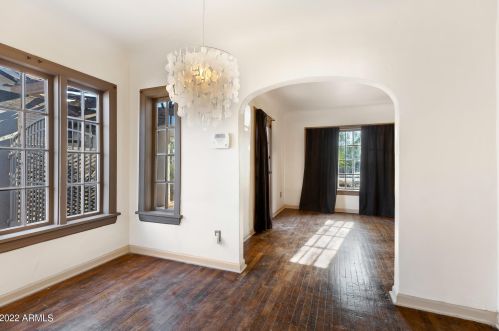 2515 10 St, Phoenix AZ 85020-5821 exterior