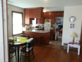307 Brooks Ave, Raleigh NC  27607-7130 exterior