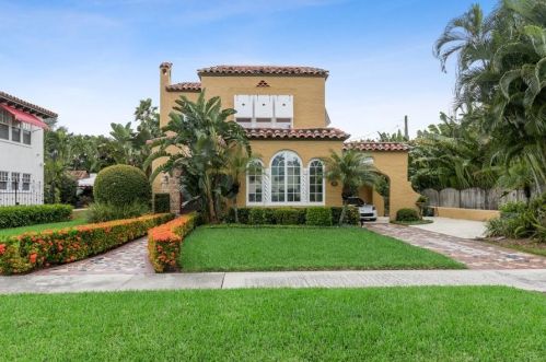 211 Marlborough Rd, West Palm Beach, FL 33405-1616