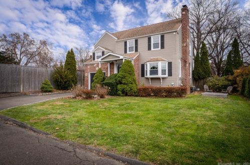 33 Willowbrook Pl, Stamford, CT 06902-6229