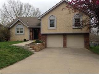 2321 17th St, Leavenworth, KS 66048-4001