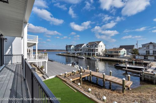 1217 Niihau Dr, Lacey NJ  08731-4702 exterior