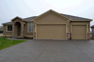 5865 37th Pl, Kennewick WA  99338-2326 exterior