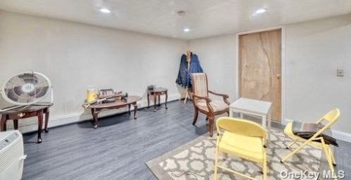 48 Fulton St, Lake Grove NY  11755-3040 exterior