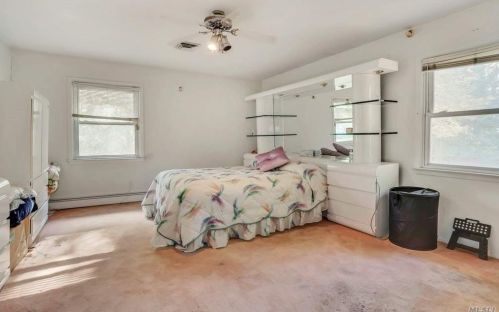 3 Roosevelt Ave, Muttontown NY 11545-1531 exterior