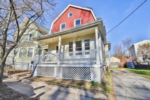 321 Narragansett St, Providence RI  02905-4144 exterior