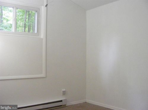 96 Big Red Oak Rd, Harpers Ferry WV  25425-5893 exterior