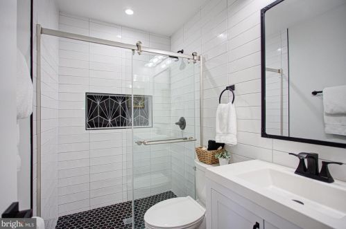 1101 44th Pl, Washington DC  20019-4906 exterior