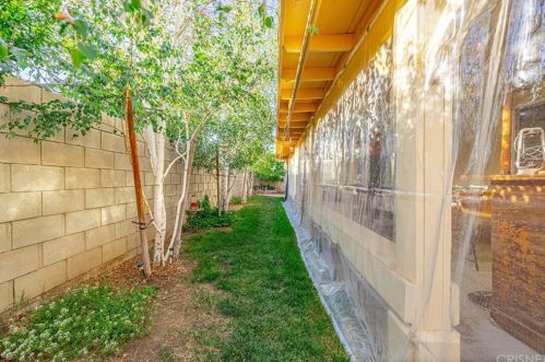 45541 Robinson Dr, Lancaster CA  93535-2263 exterior