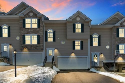 1206 Canterbury Dr, Imperial, PA 15126-9175