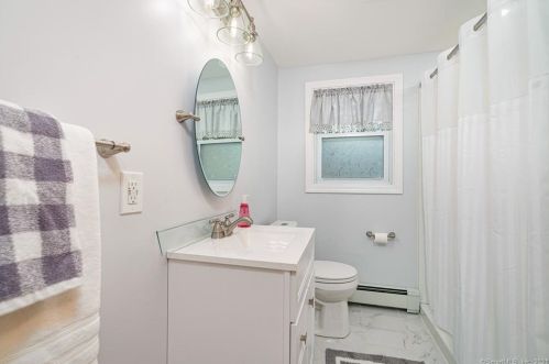 73 Notch Rd, Manchester CT  06043-7421 exterior