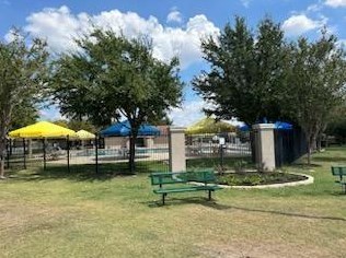 780 New Bridge Dr, Uhland TX  78640-5542 exterior