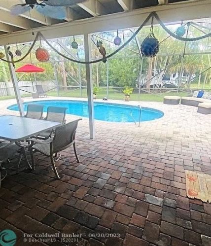 12151 Old Country Rd, West Palm Beach FL  33414-4816 exterior