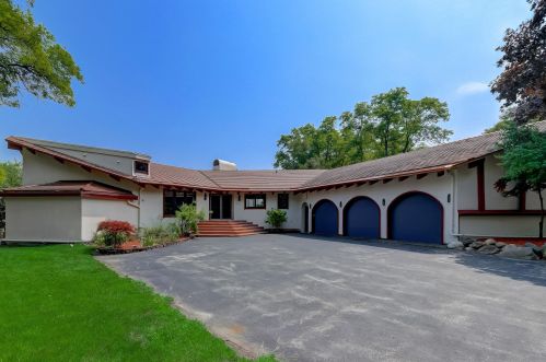 1240 Donges Ct, Milwaukee, WI 53217-1414