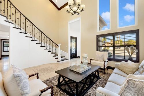 2340 Robinhood Pl, Orange CA  92867-1851 exterior