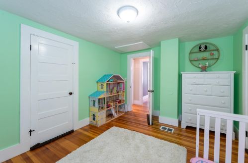 13 6 St, Nashua NH 03060-3141 exterior