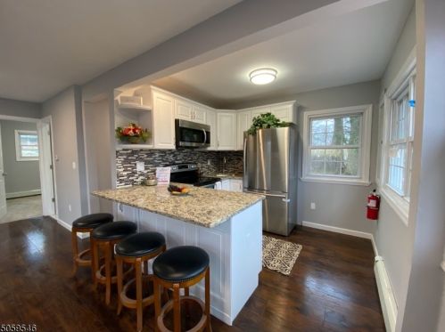 27 Skidmore Trl, Hopatcong NJ  07843-1778 exterior