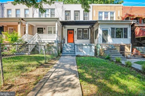 2013 Naylor Rd, Washington DC  20020-6807 exterior