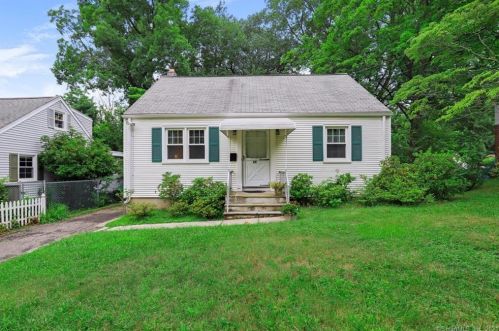 64 Haig Ave, Stamford, CT 06905-2923