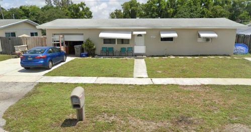 3089 Egremont Dr, West Palm Beach, FL 33406-5024