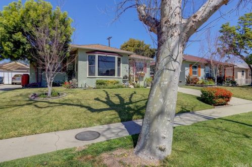5839 Candlewood St, Lakewood, CA 90713-1828