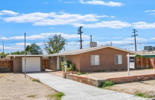 44733 Foxton Ave, Lancaster, CA 93535-3038