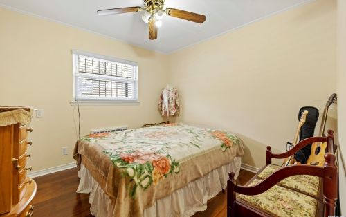 2300 Baylis Ave, Floral Park NY  11003-2807 exterior