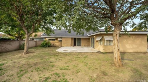 2721 Cottonwood St, Orange CA 92865-2334 exterior