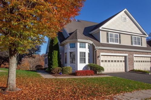 41 Carnoustie Cir, Bloomfield, CT 06002-2382