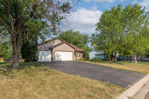 7159 Blake Path, South Saint Paul, MN 55076-2428