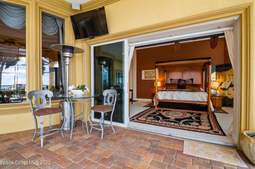 3618 Indian Riv Dr, Cocoa FL 32926-8705 exterior